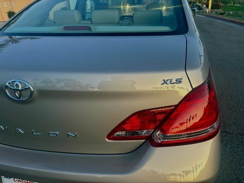 Used 2006 Toyota Avalon XLS FWD image 6