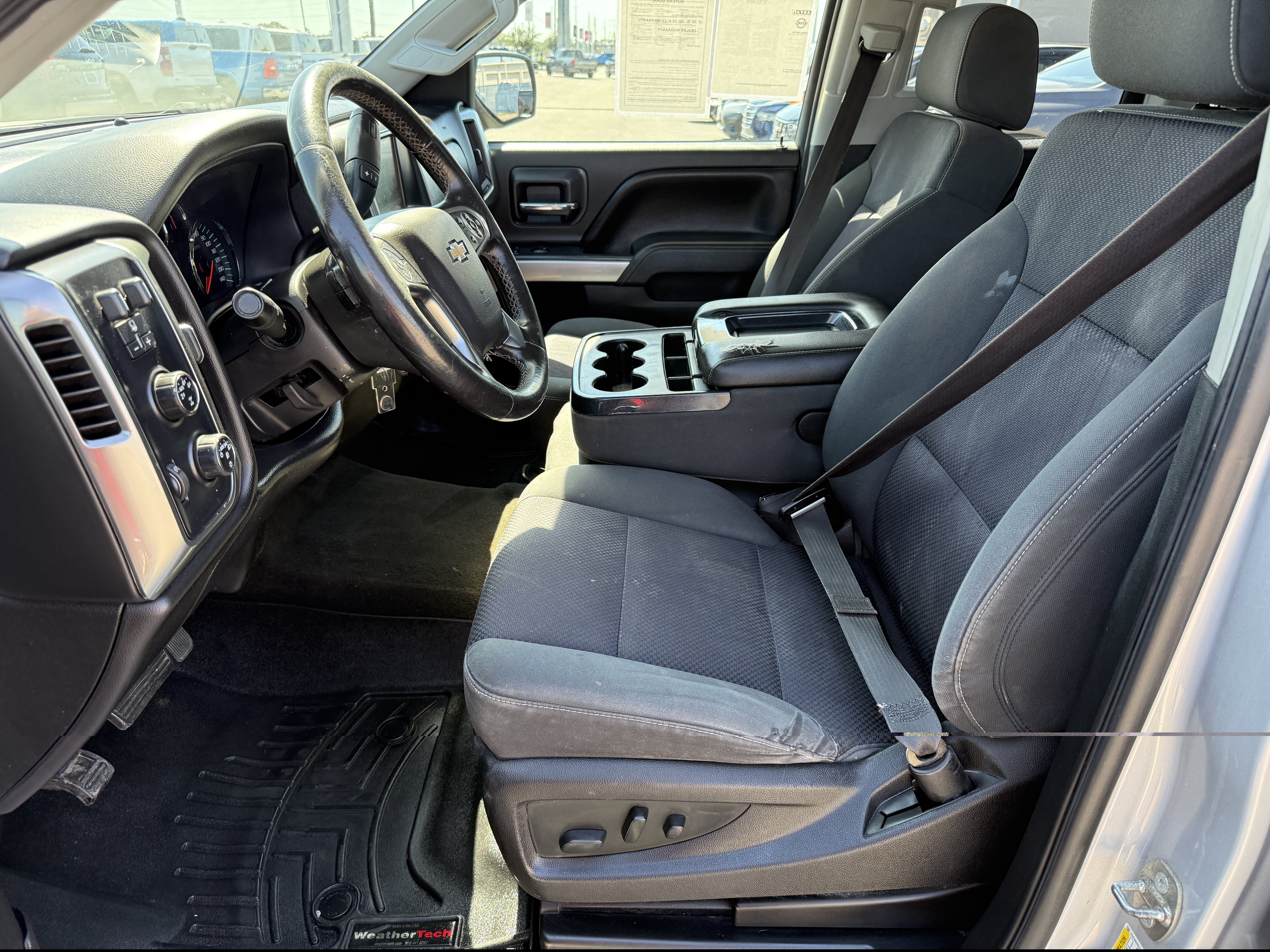 Used 2015 Chevrolet Silverado 1500 LT w/ LT Convenience Package AWD/4WD image 13