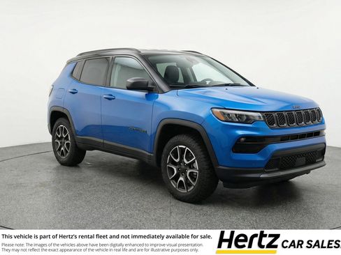 Used 2025 Jeep Compass Trailhawk AWD/4WD image 1