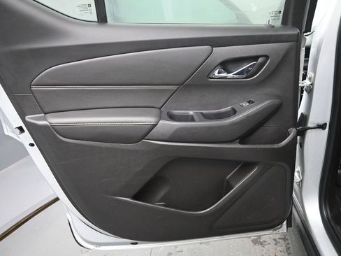 Used 2018 Chevrolet Traverse LS image 15