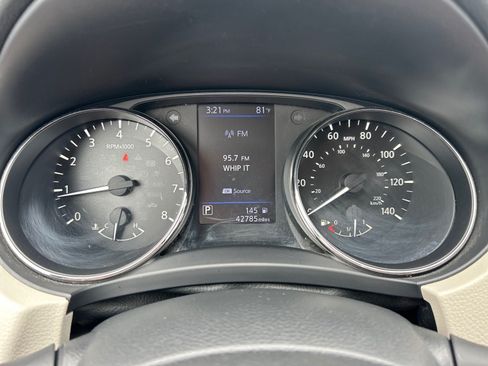 Used 2020 Nissan Rogue Sport SV AWD/4WD image 24