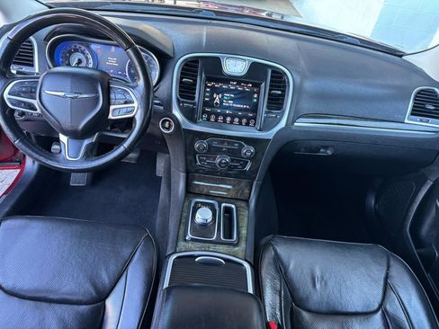 Used 2019 Chrysler 300 Limited AWD/4WD image 15