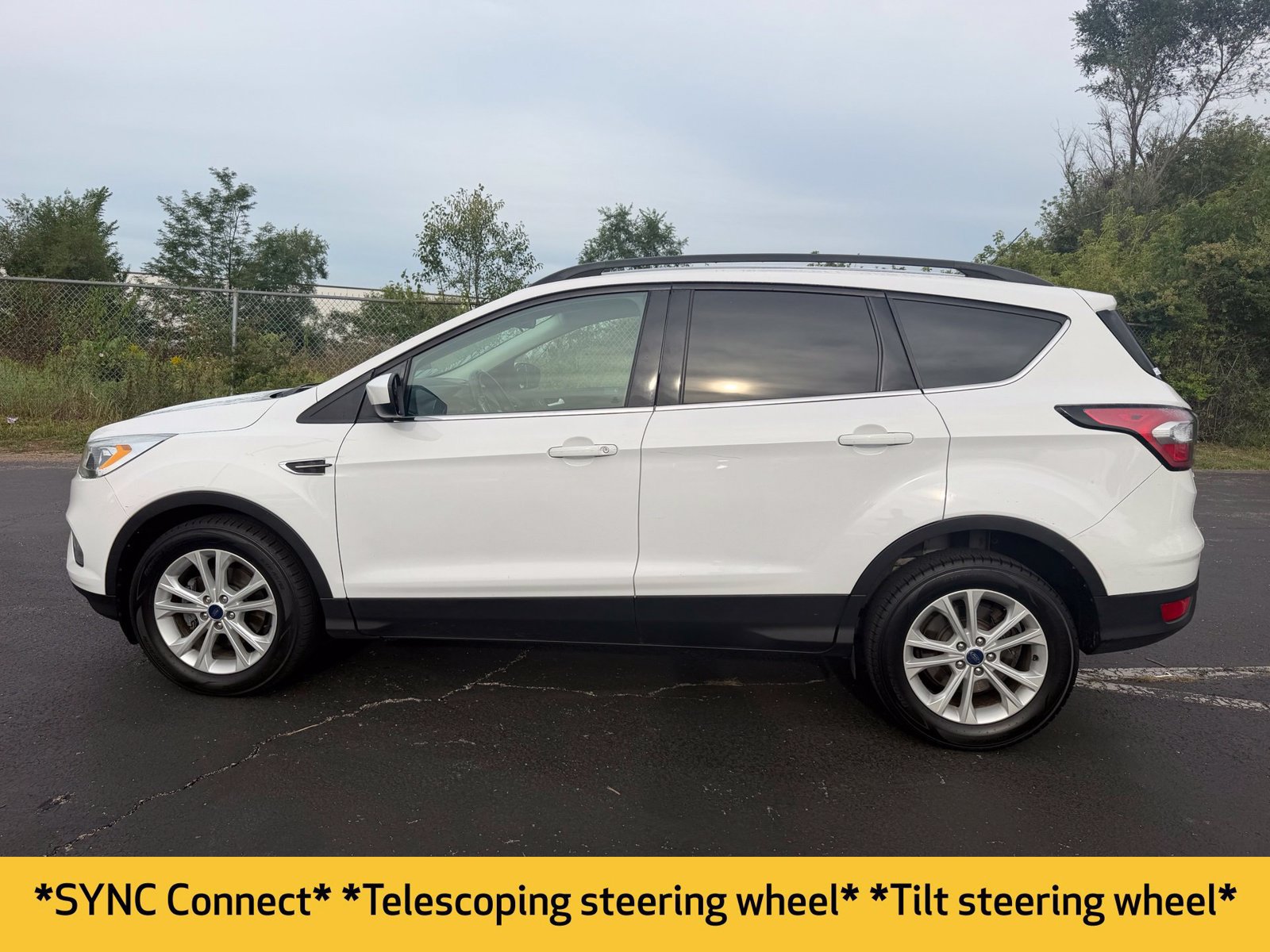 Used 2017 Ford Escape SE w/ Equipment Group 201A FWD image 11
