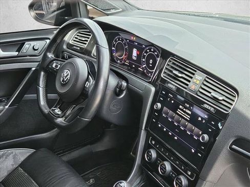 Used 2018 Volkswagen Golf R 4-Door AWD/4WD image 11