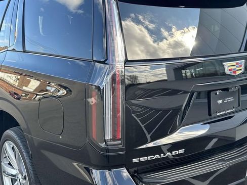 Certified 2025 Cadillac Escalade Sport Platinum w/ LPO, Floor Liner Package image 9