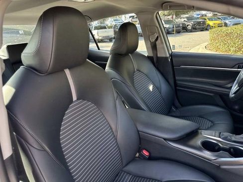 Used 2024 Toyota Camry SE image 17