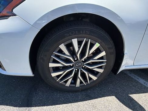 New 2026 Nissan Altima 2.5 SV AWD/4WD image 10