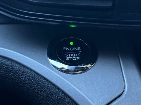 Used 2020 Ford Explorer XLT image 25