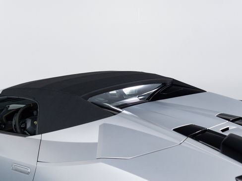 Used 2018 Lamborghini Huracan Performante AWD/4WD image 29