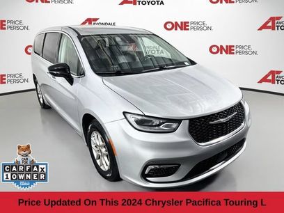 Used 2024 Chrysler Pacifica Touring-L
