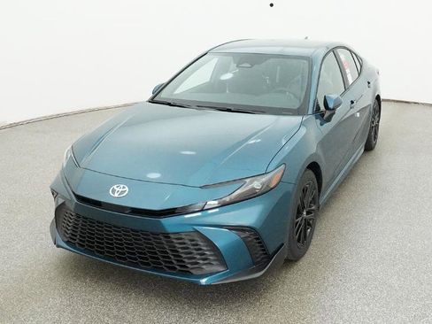 New 2026 Toyota Camry SE FWD image 3