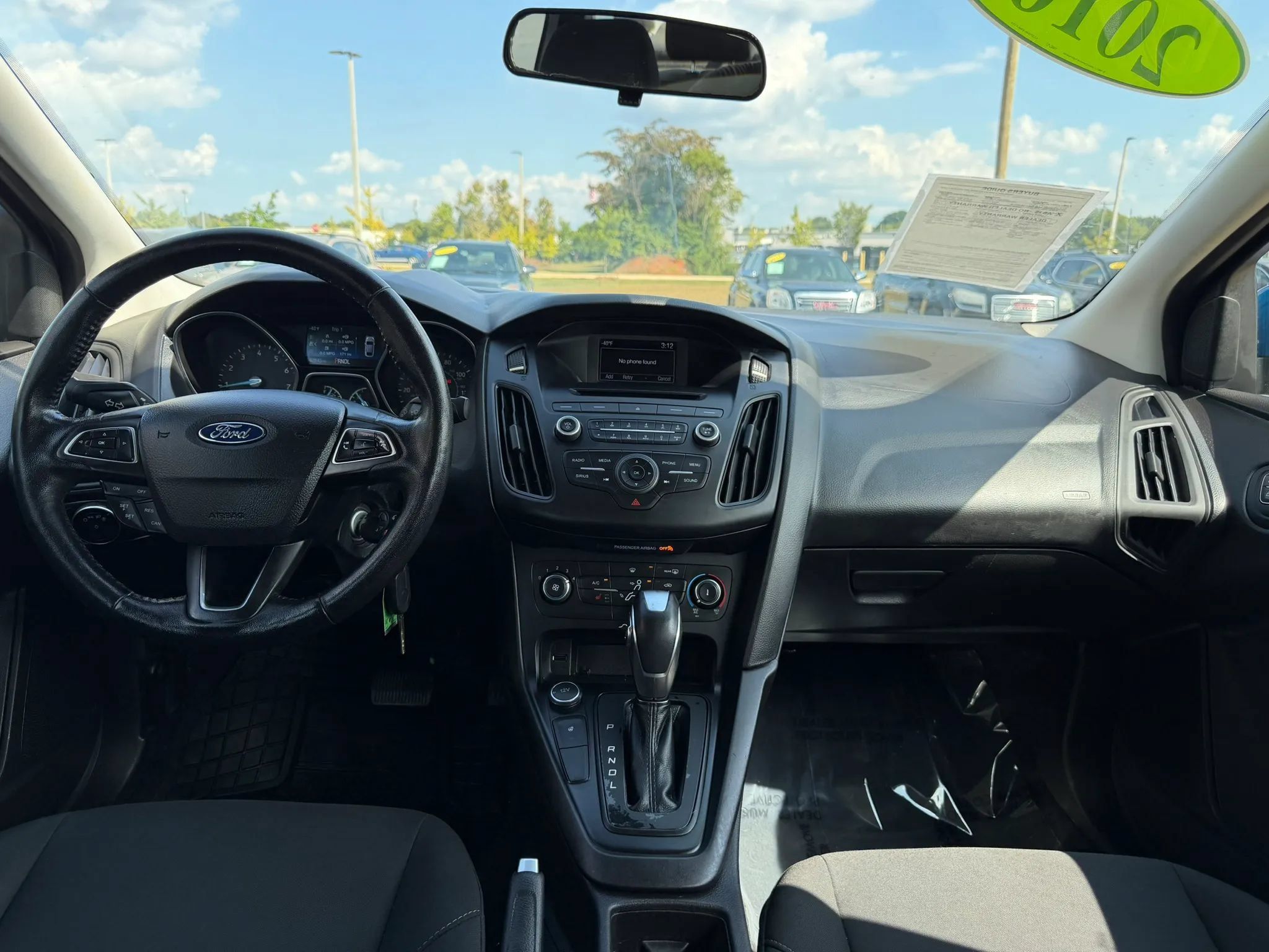 Used 2016 Ford Focus SE w/ SE Cold Weather Package FWD image 9
