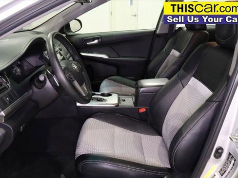 Used 2014 Toyota Camry SE image 19