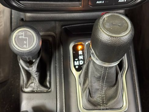 Used 2022 Jeep Wrangler Unlimited Sport AWD/4WD image 40