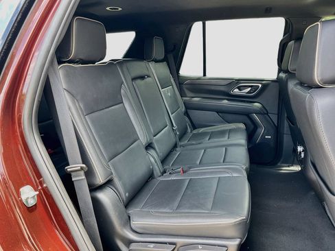 Used 2023 GMC Yukon SLT RWD image 34
