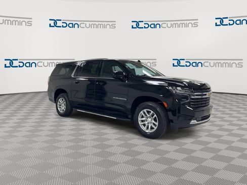 Used 2024 Chevrolet Suburban LT image 2