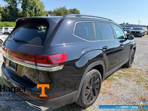 Used 2024 Volkswagen Atlas SE w/ Black Wheel Package FWD image 5