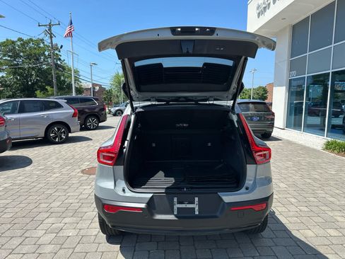 Used 2024 Volvo XC40 B5 Plus w/ Protection Package Premier AWD/4WD image 35