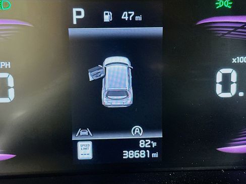 Used 2025 Kia Soul LX w/ LX Technology Package FWD image 19