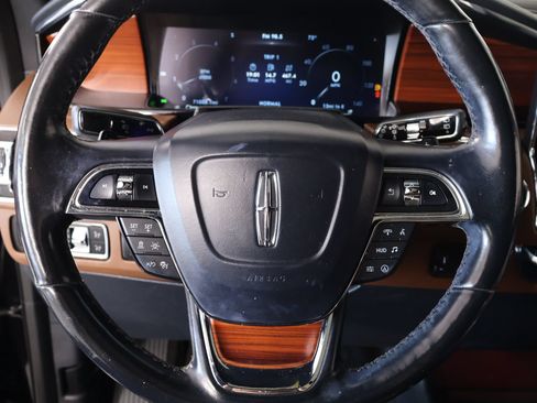 Used 2022 Lincoln Navigator L Reserve AWD/4WD image 3