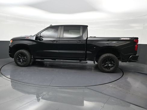 Used 2023 Chevrolet Silverado 1500 LT Trail Boss w/ LT Trail Boss Premium Package AWD/4WD image 2