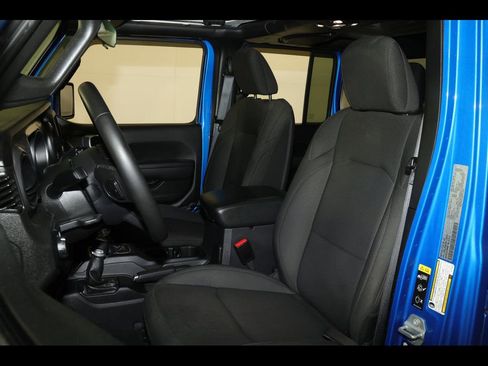 Used 2022 Jeep Gladiator Sport AWD/4WD image 21