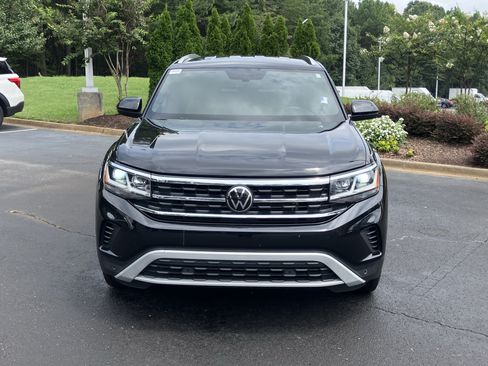 Used 2023 Volkswagen Atlas Cross Sport SE FWD image 3