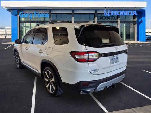 Used 2024 Honda Pilot Elite image 3