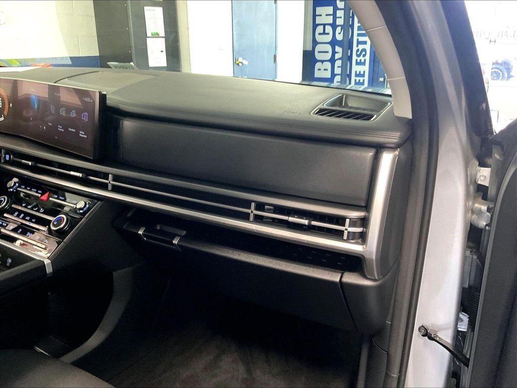 Used 2024 Hyundai Santa Fe SE AWD/4WD image 13