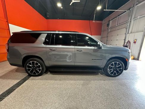 Used 2021 Chevrolet Suburban RST image 2