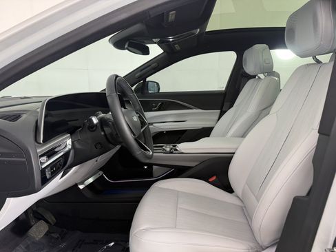 Used 2024 Cadillac Lyriq Sport AWD/4WD image 15