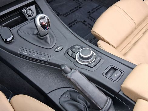 Used 2010 BMW M3 Convertible image 14