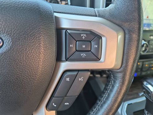 Used 2020 Ford F150 Lariat w/ Equipment Group 502A Luxury AWD/4WD image 16