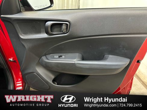 Certified 2023 Hyundai Venue Limited image 17