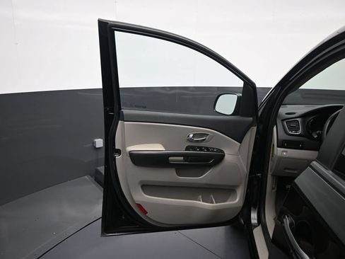 Used 2020 Kia Sedona LX FWD image 12