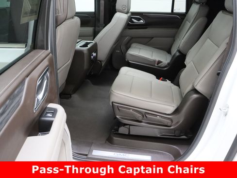 Used 2024 GMC Yukon XL SLT w/ SLT Premium Package image 31