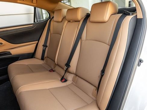 Used 2022 Lexus ES 350 w/ Premium Package FWD image 12