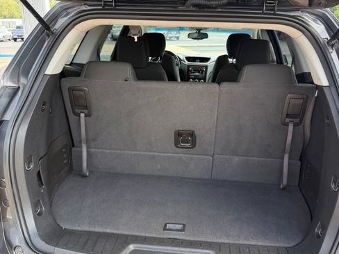 Used 2016 Chevrolet Traverse LT w/ Style and Technology Package FWD image 9