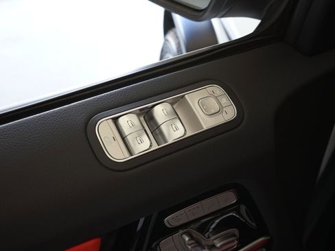 Used 2025 Mercedes-Benz G 63 AMG 4MATIC image 30