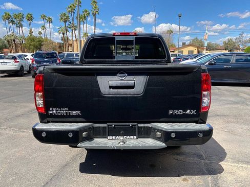 Used 2018 Nissan Frontier PRO-4X image 6