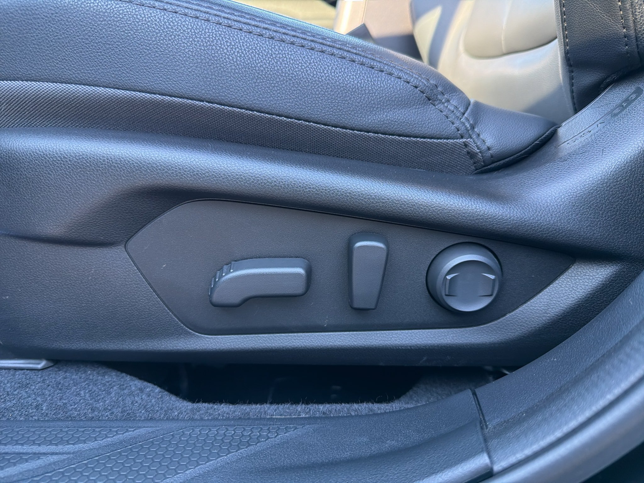 Certified 2026 Subaru Outback Premium AWD/4WD image 9