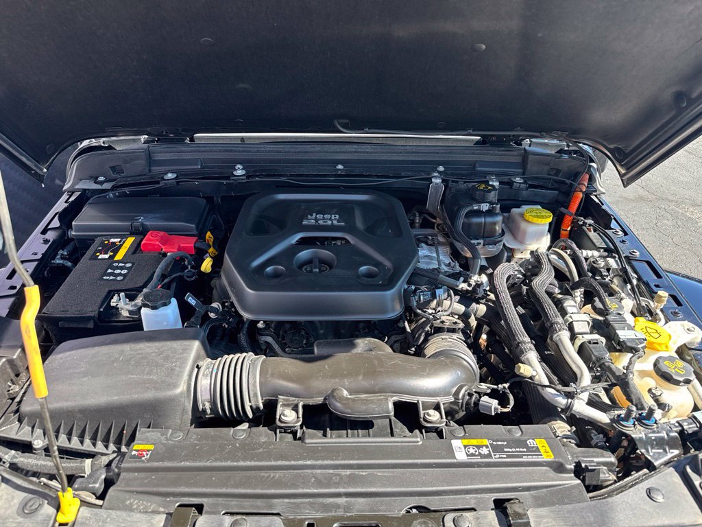 Used 2021 Jeep Wrangler Unlimited Sahara AWD/4WD image 22
