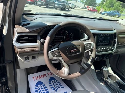 Used 2019 GMC Acadia SLT AWD/4WD image 16