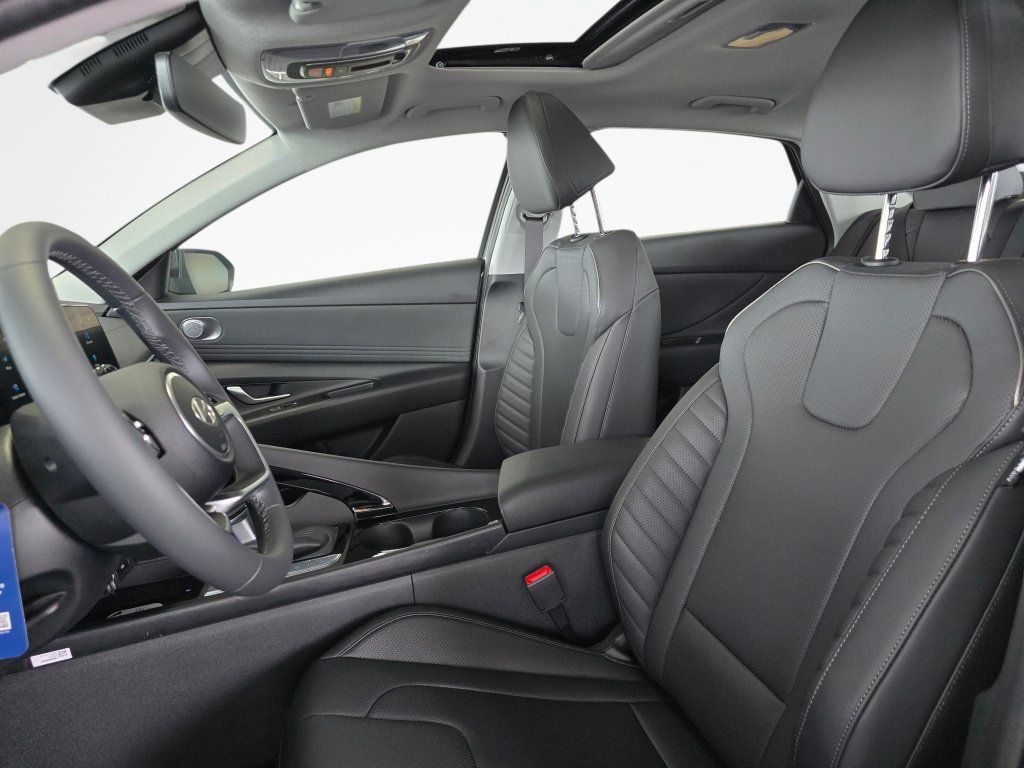 New 2026 Hyundai Elantra Limited FWD image 17