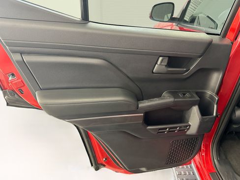 Used 2025 Toyota 4Runner SR5 image 27