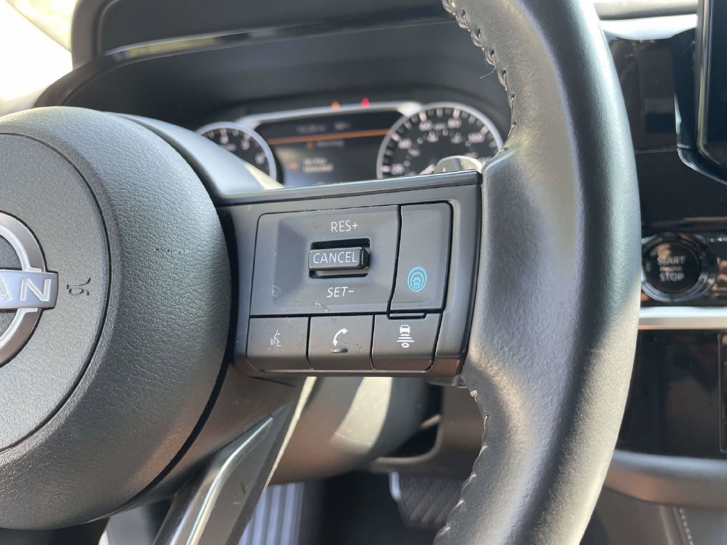 Used 2025 Nissan Pathfinder SV FWD image 19