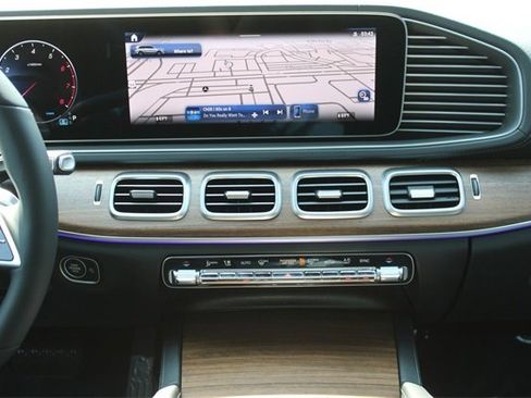 New 2025 Mercedes-Benz GLS 450 4MATIC image 13