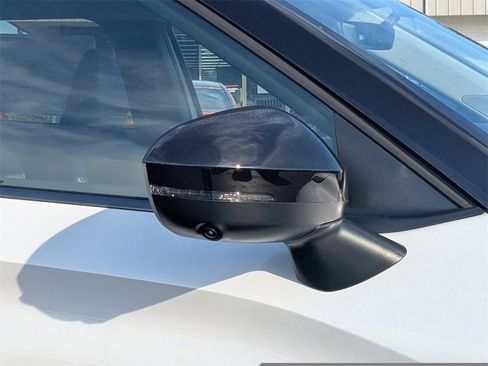 New 2025 Mitsubishi Outlander SE image 12