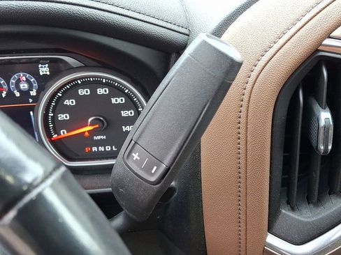 Used 2020 Chevrolet Silverado 1500 High Country w/ Technology Package image 14