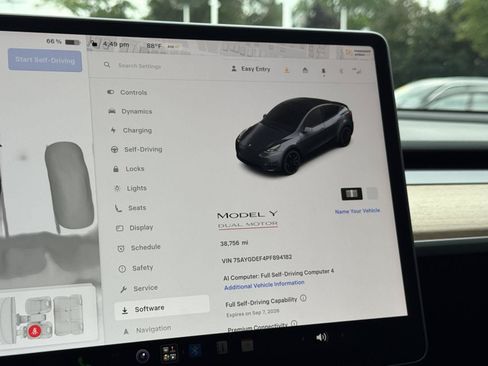 Used 2023 Tesla Model Y Performance AWD/4WD image 28
